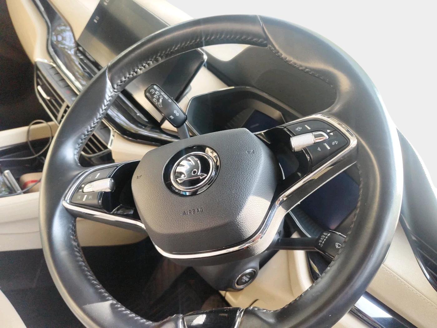 2022 Skoda Octavia STYLE 2.0, Petrol, Automatic, 22,450 km, interior