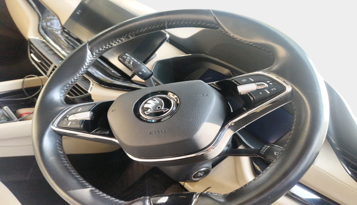 2022 Skoda Octavia STYLE 2.0, Petrol, Automatic, 22,450 km, interior