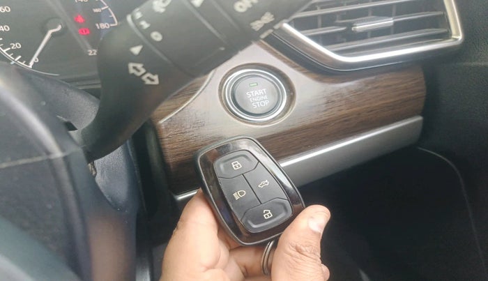 2020 Tata Harrier XZA 2.0L, Diesel, Automatic, 99,195 km, interior