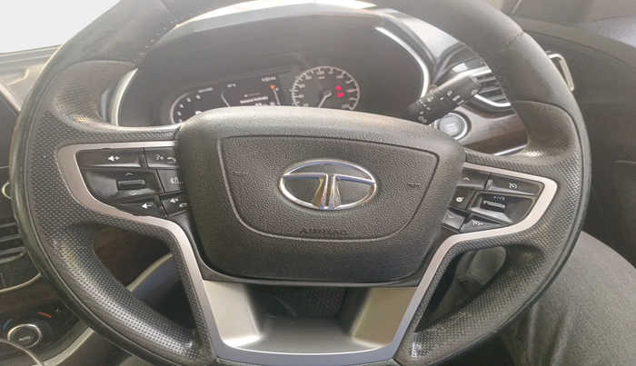 2020 Tata Harrier XZA 2.0L, Diesel, Automatic, 99,195 km, interior