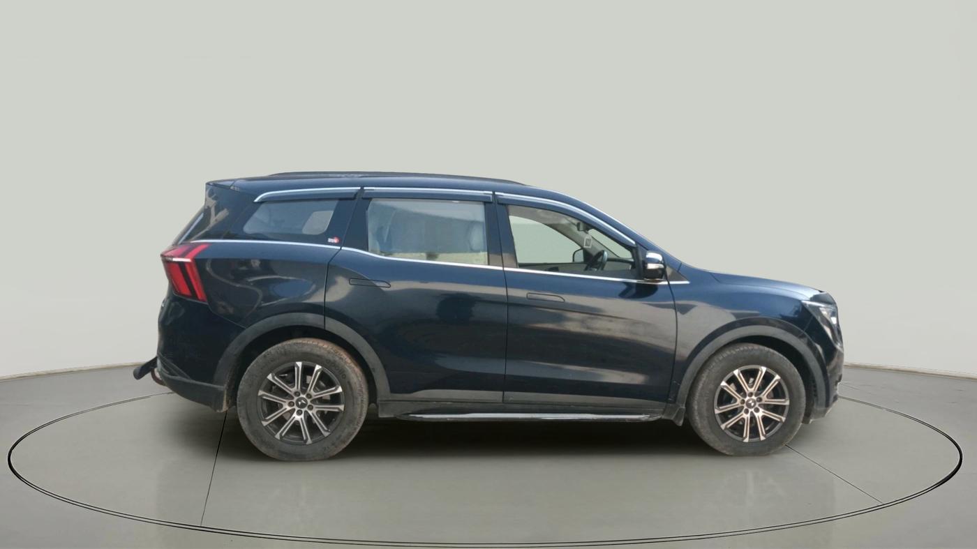 2021 Mahindra XUV700 AX7 Petrol MT 7 STR, Petrol, Manual, 64,345 km, exterior