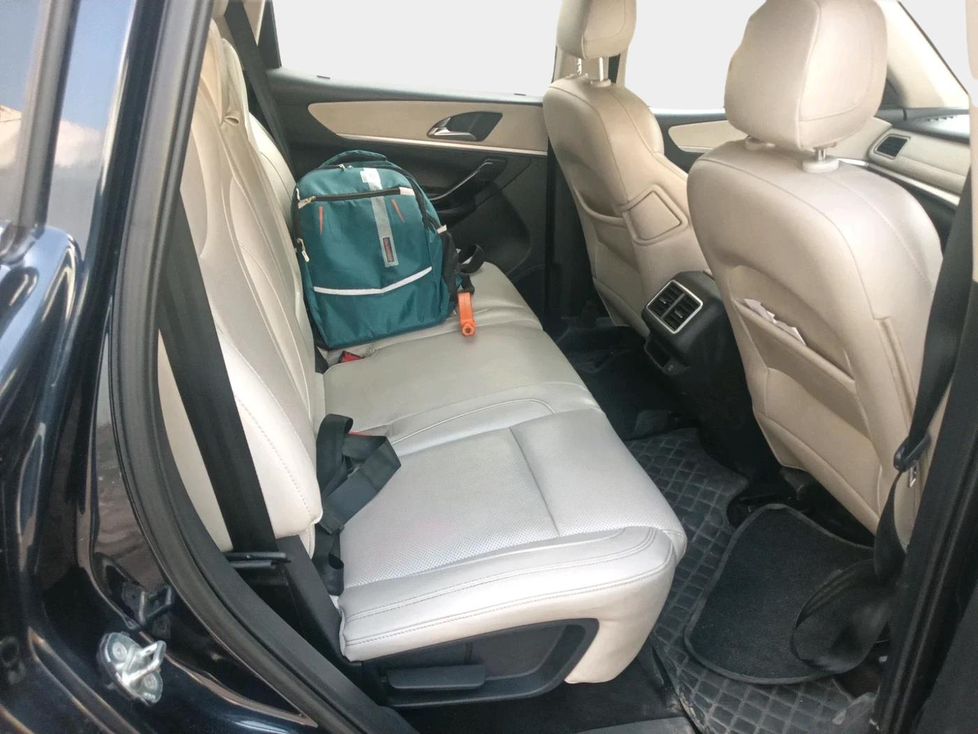2021 Mahindra XUV700 AX7 Petrol MT 7 STR, Petrol, Manual, 64,345 km, interior