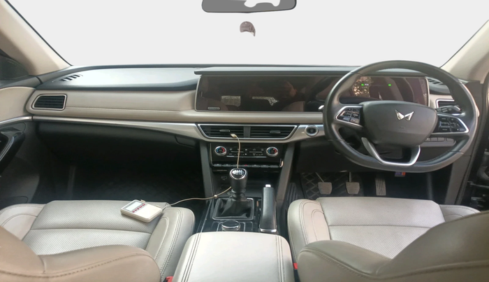 2021 Mahindra XUV700 AX7 Petrol MT 7 STR, Petrol, Manual, 64,345 km, interior