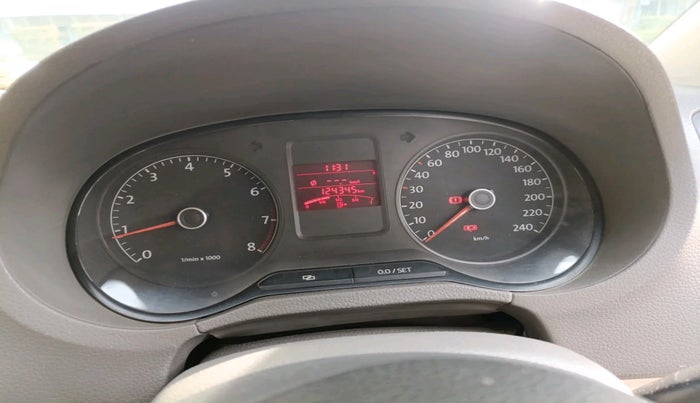 2011 Volkswagen Vento HIGHLINE 1.6 MPI, Petrol, Manual, 1,24,345 km, interior