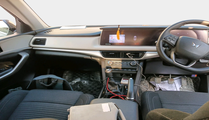 2022 Mahindra XUV700 AX 3 P MT 5 STR, Petrol, Manual, 19,420 km, interior