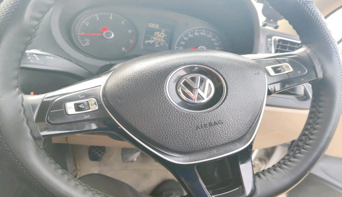 2015 Volkswagen Polo HIGHLINE1.2L, Petrol, Manual, 1,79,459 km, interior