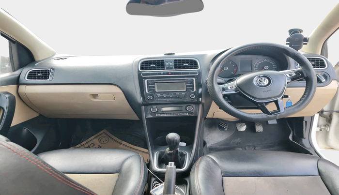 2015 Volkswagen Polo HIGHLINE1.2L, Petrol, Manual, 1,79,459 km, interior