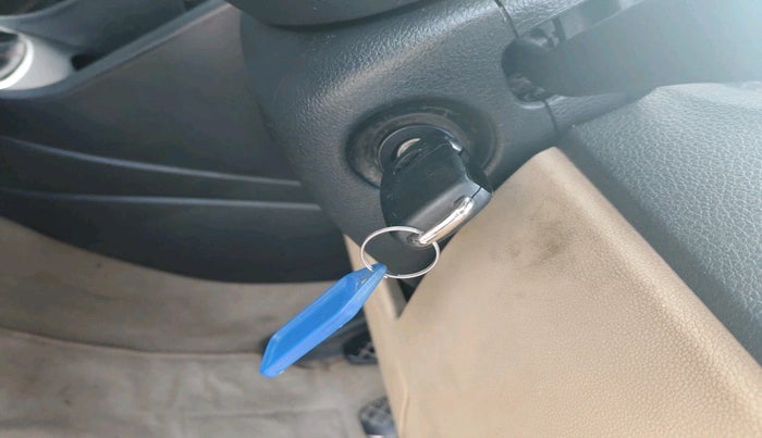 2015 Volkswagen Polo HIGHLINE1.2L, Petrol, Manual, 1,79,459 km, interior