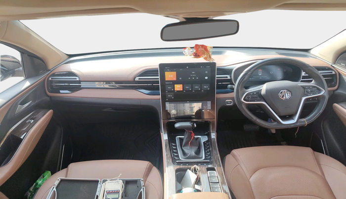 2023 MG HECTOR PLUS SAVVY PRO 1.5 TURBO CVT 6 STR, Petrol, Automatic, 18,100 km, interior