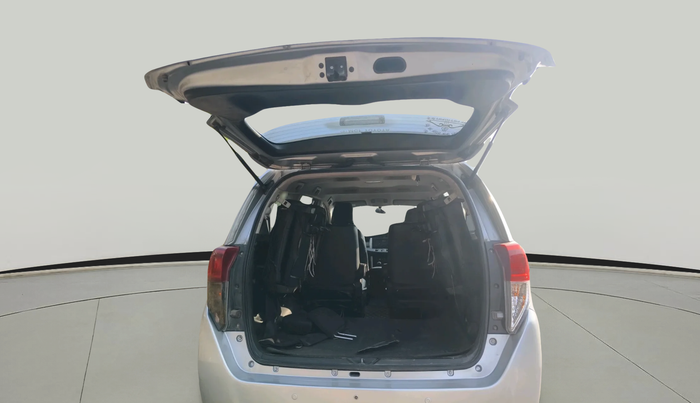 2017 Toyota Innova Crysta 2.4 G 7 STR, Diesel, Manual, 1,71,637 km, exterior