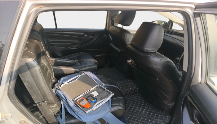 2017 Toyota Innova Crysta 2.4 G 7 STR, Diesel, Manual, 1,71,637 km, interior