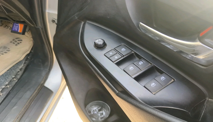 2017 Toyota Innova Crysta 2.4 G 7 STR, Diesel, Manual, 1,71,637 km, interior