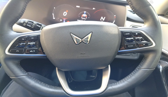 2023 Mahindra XUV700 AX7 Petrol MT 7 STR, Petrol, Manual, 12,907 km, interior