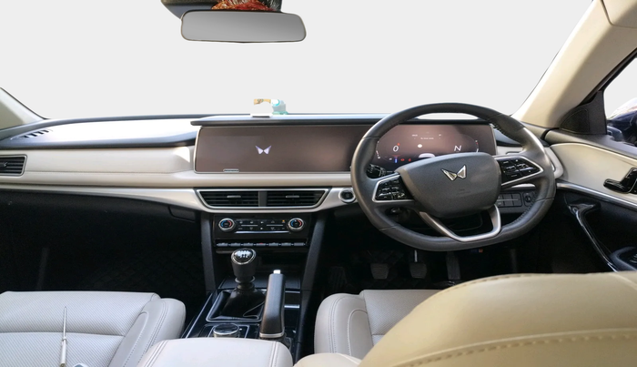 2023 Mahindra XUV700 AX7 Petrol MT 7 STR, Petrol, Manual, 12,907 km, interior