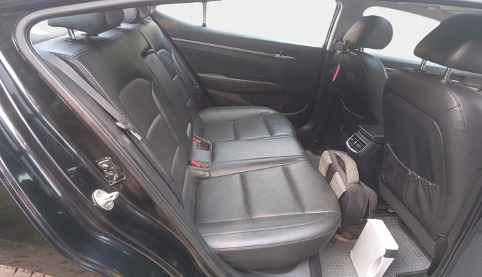 2017 Hyundai New Elantra 2.0 SX(O) AT PETROL, Petrol, Automatic, 77,041 km, interior