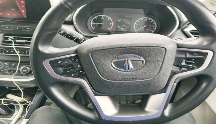 2021 Tata Safari XT PLUS, Diesel, Manual, 1,22,221 km, interior