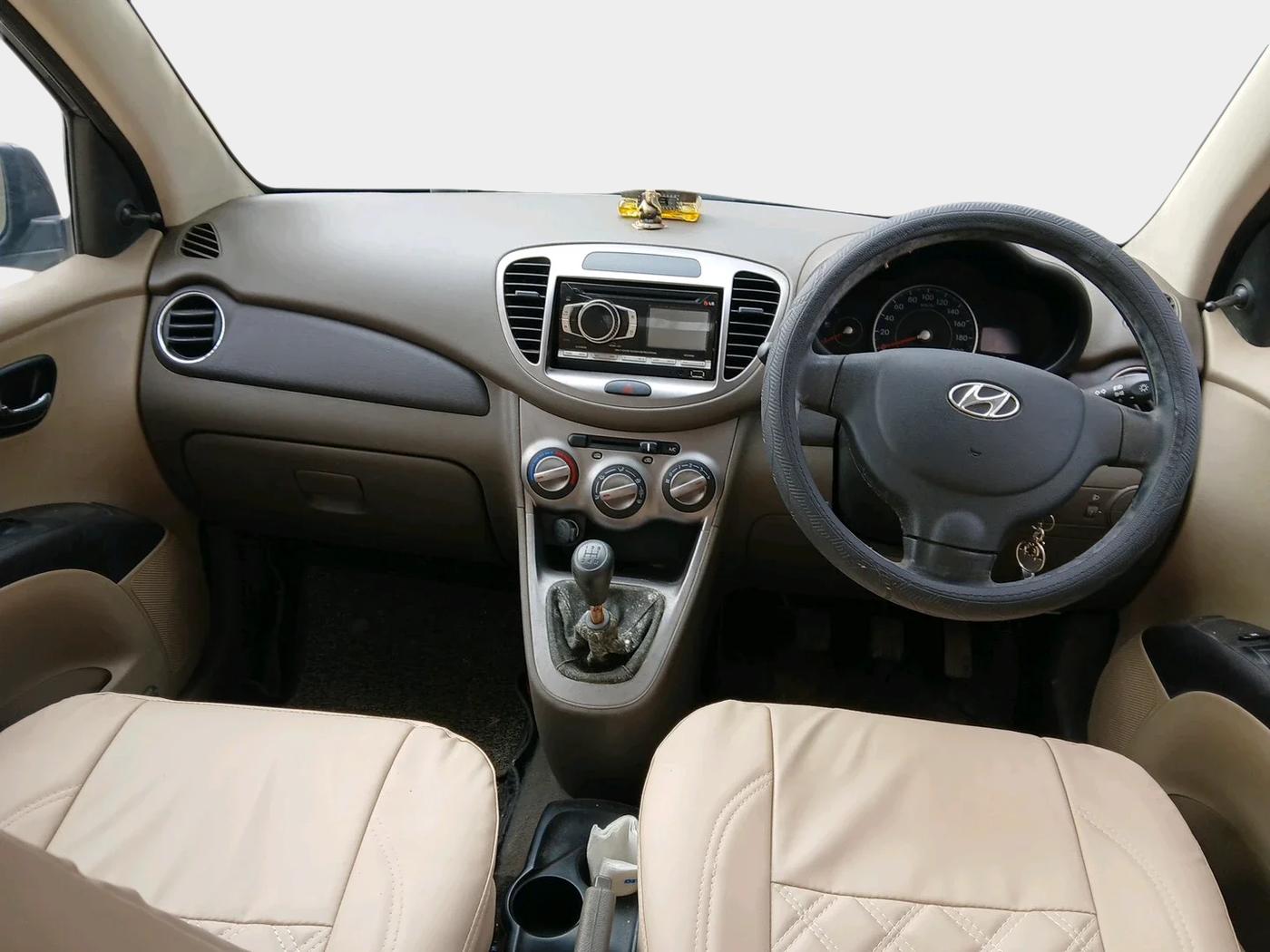 2013 Hyundai i10 MAGNA 1.1 LPG, Petrol, Manual, 20,220 km, interior