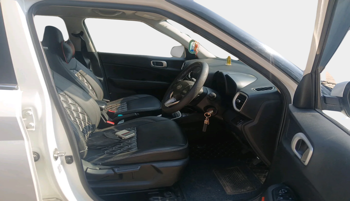 2020 Hyundai VENUE S+ 1.2, Petrol, Manual, 45,404 km, interior