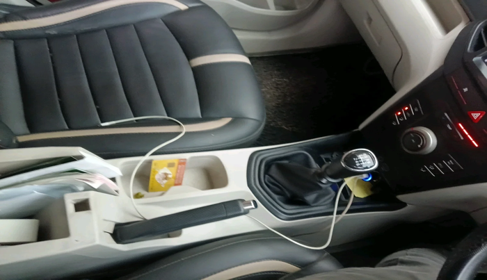 2020 Mahindra XUV300 W4 1.5 DIESEL, Diesel, Manual, 54,863 km, interior