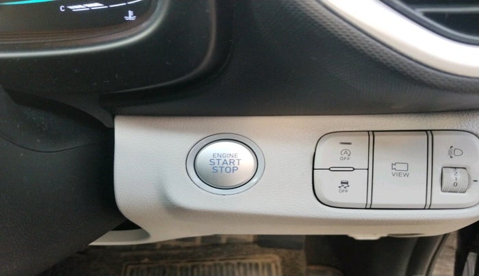 2024 Hyundai VENUE SX 1.2 PETROL, Petrol, Manual, 21,306 km, interior