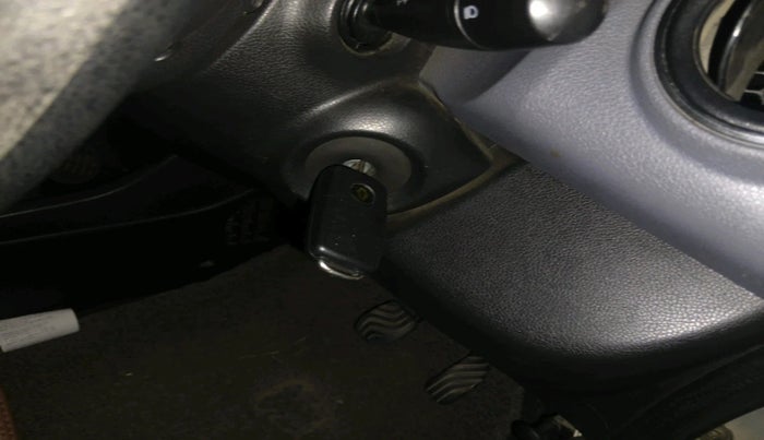 2017 Renault Kwid RXT 1.0 AMT (O), Petrol, Automatic, 43,399 km, interior