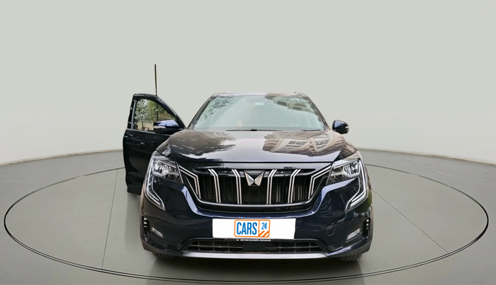 2025 Mahindra XUV700 AX 7 LUXURY D AT 7 STR, Diesel, Automatic, 20,599 km, exterior