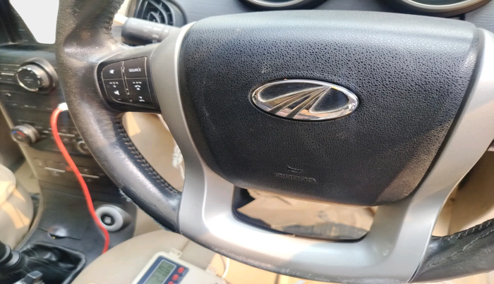 2015 Mahindra XUV500 W10, Diesel, Manual, 1,93,707 km, interior