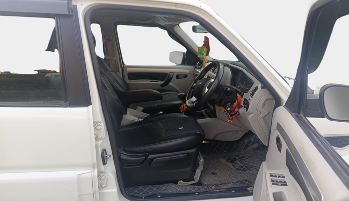 2019 Mahindra Scorpio S11 2WD, Diesel, Manual, 82,553 km, interior