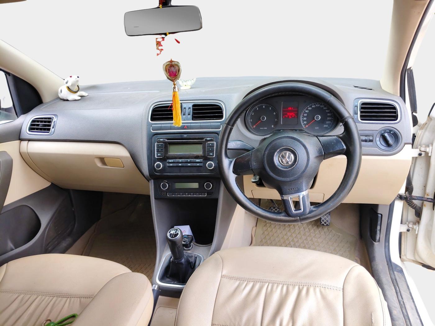 2012 Volkswagen Vento COMFORTLINE 1.6, Petrol, Manual, 98,226 km, interior