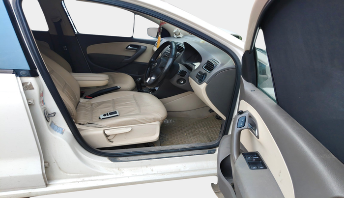 2012 Volkswagen Vento COMFORTLINE 1.6, Petrol, Manual, 97,226 km, interior