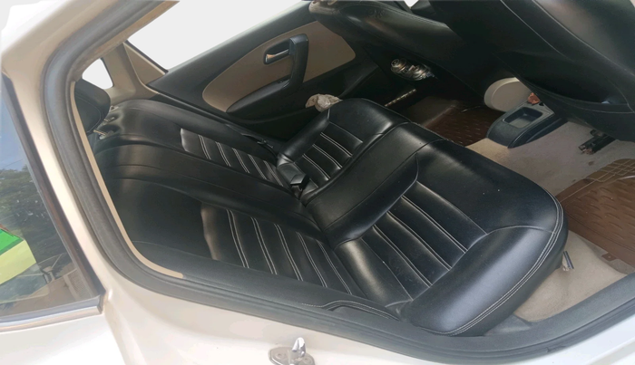 2012 Volkswagen Polo HIGHLINE1.2L, Petrol, Manual, 2,12,998 km, interior