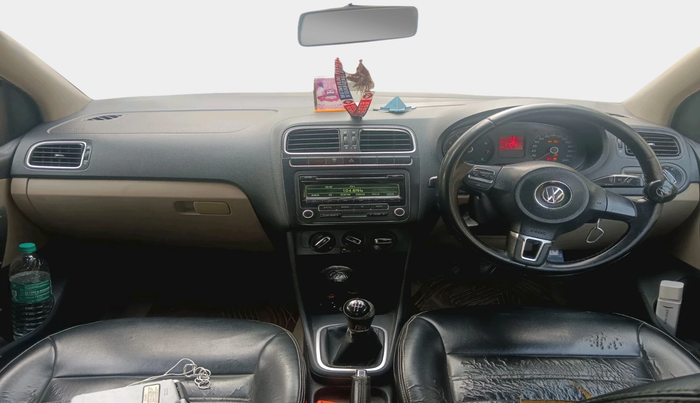 2012 Volkswagen Polo HIGHLINE1.2L, Petrol, Manual, 2,12,998 km, interior