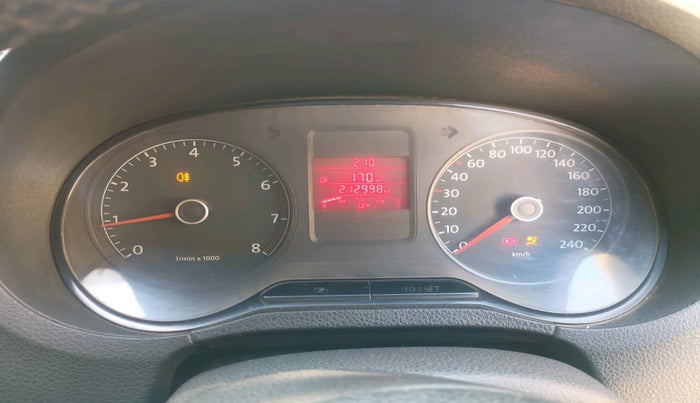 2012 Volkswagen Polo HIGHLINE1.2L, Petrol, Manual, 2,12,998 km, interior