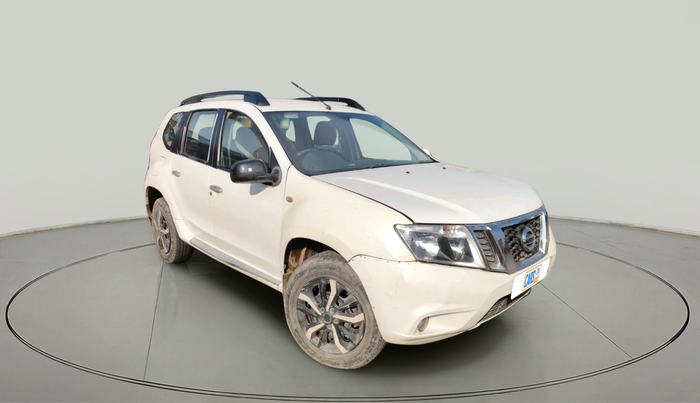 2014 Nissan Terrano XL (P), Petrol, Manual, 1,00,003 km, exterior