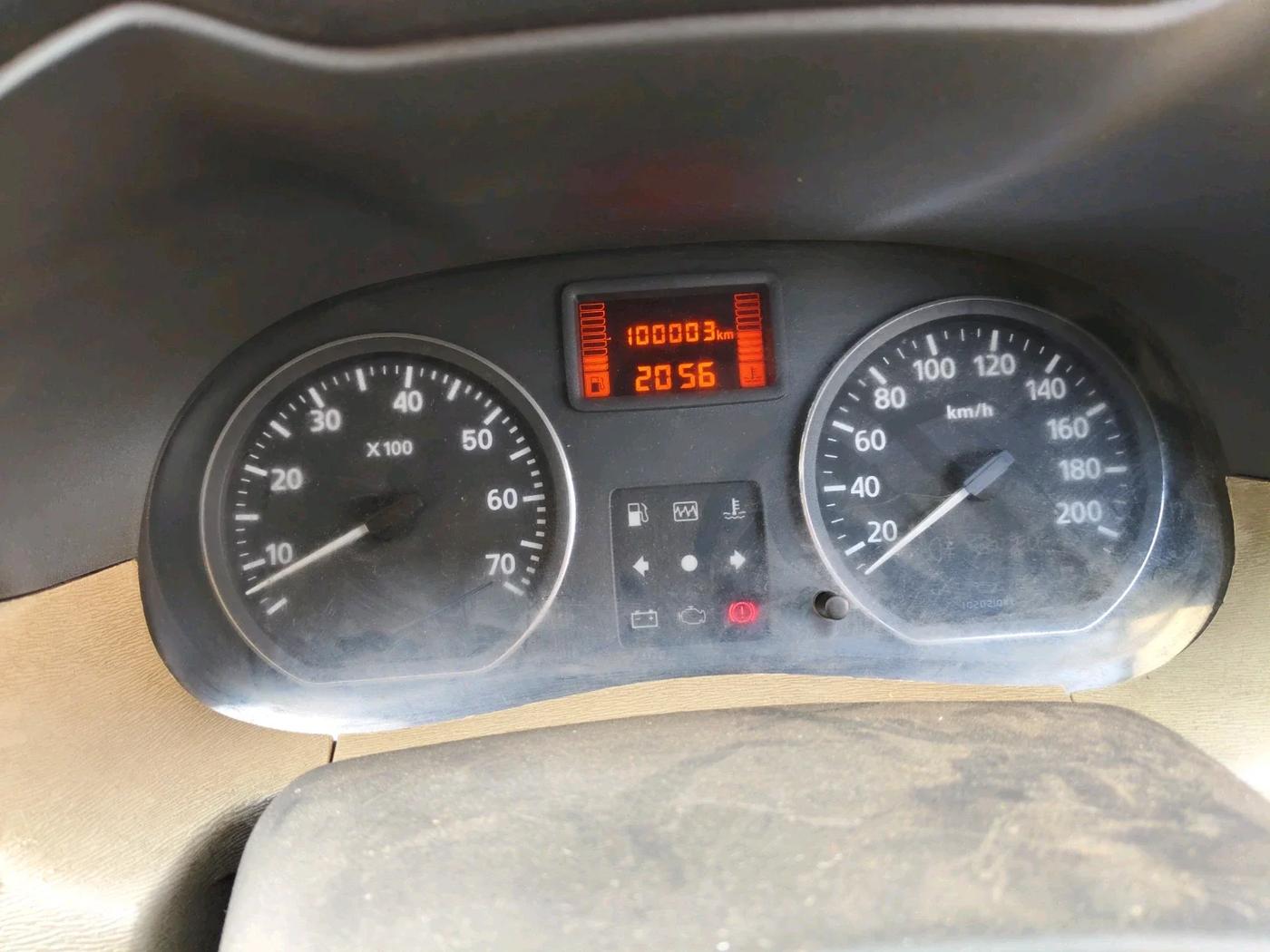 2014 Nissan Terrano XL (P), Petrol, Manual, 1,00,003 km, interior