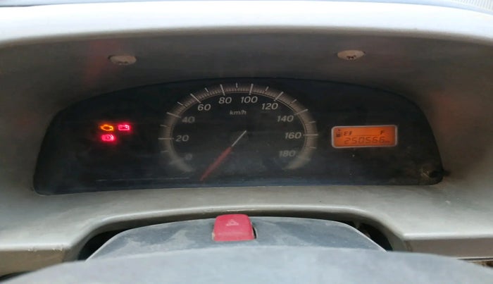 2014 Maruti Eeco 5 STR, Petrol, Manual, 2,50,566 km, interior