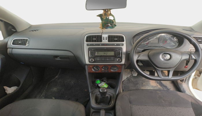 2014 Volkswagen Polo COMFORTLINE 1.2L, Petrol, Manual, 1,16,411 km, interior