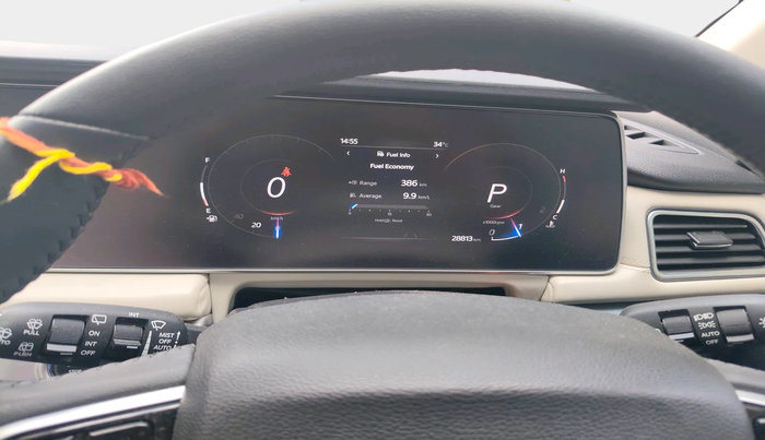 2023 Mahindra XUV700 AX 7 P AT 7 STR, Petrol, Automatic, 28,813 km, interior
