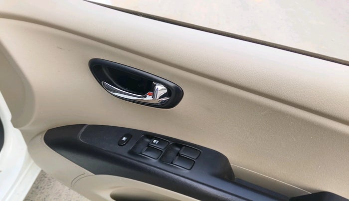 2012 Hyundai i10 MAGNA 1.1, Petrol, Manual, 58,795 km, interior