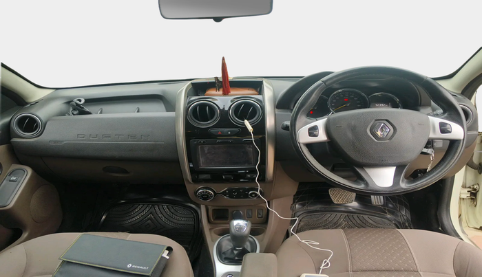 2017 Renault Duster 110 PS RXZ 4X2 AMT DIESEL, Diesel, Automatic, 92,704 km, interior