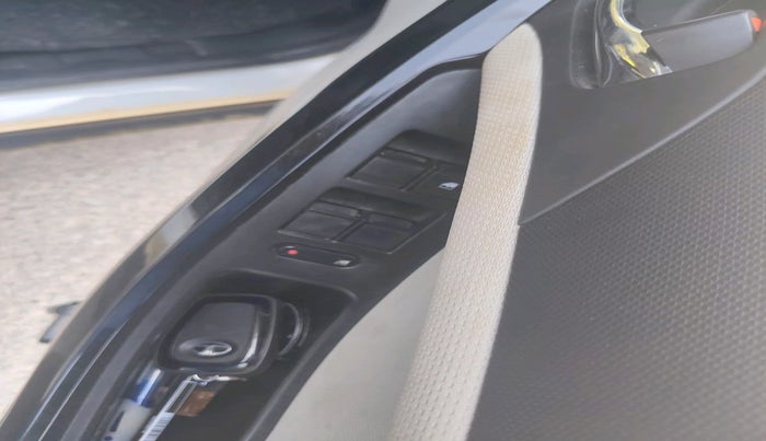 2022 Tata NEXON XZ PLUS PETROL, Petrol, Manual, 36,910 km, interior