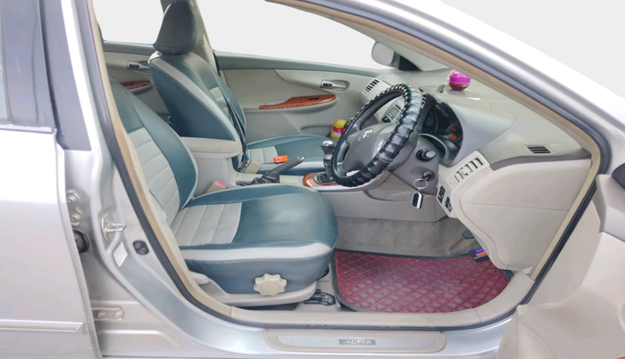 2010 Toyota Corolla Altis G PETROL, Petrol, Manual, 1,75,499 km, interior
