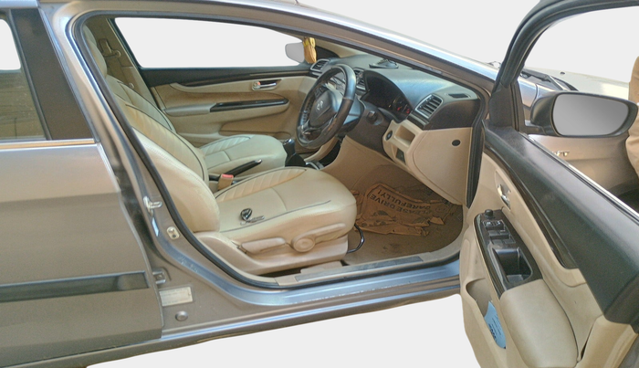 2015 Maruti Ciaz ZXI, Petrol, Manual, 1,16,188 km, interior
