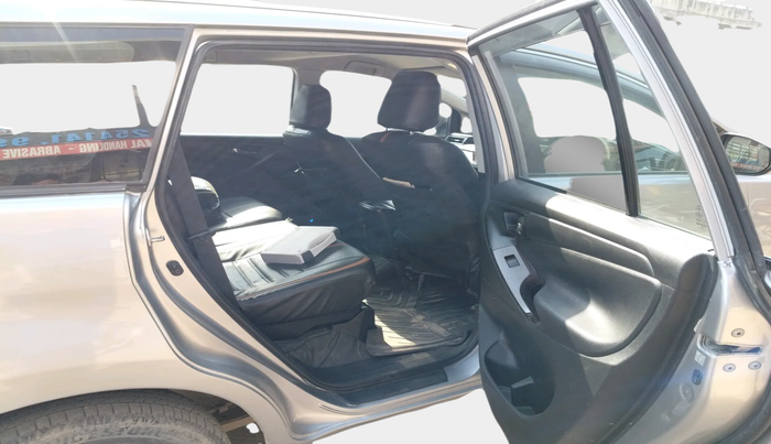 2020 Toyota Innova Crysta 2.4 GX 7 STR, Diesel, Manual, 97,547 km, interior