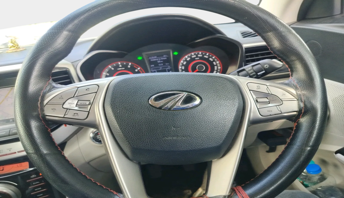 2020 Mahindra XUV300 W8 1.2 PETROL, Petrol, Manual, 63,273 km, interior