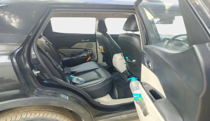 2020 Mahindra XUV300 W8 1.2 PETROL, Petrol, Manual, 63,273 km, interior