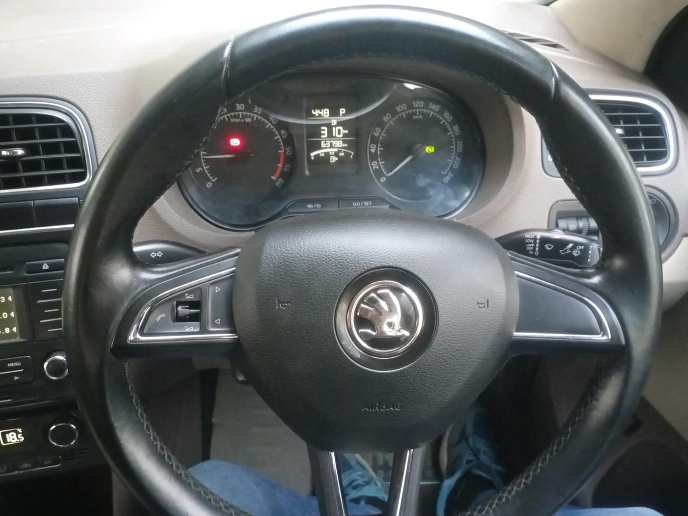 2015 Skoda Rapid 1.5 TDI CR ELEGANCE AT, Diesel, Automatic, 64,000 km, interior