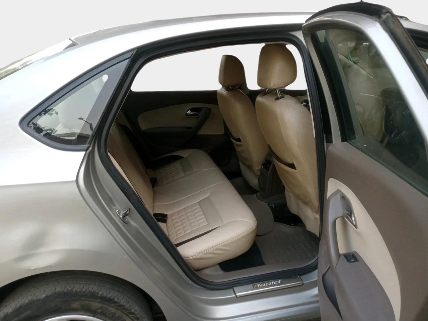2015 Skoda Rapid 1.5 TDI CR ELEGANCE AT, Diesel, Automatic, 64,000 km, interior