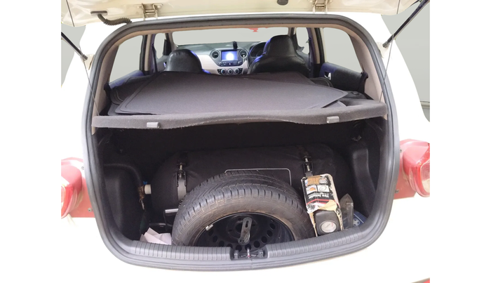 2017 Hyundai Grand i10 SPORTZ (O) AT 1.2 KAPPA VTVT, Petrol, Automatic, 73,928 km, exterior