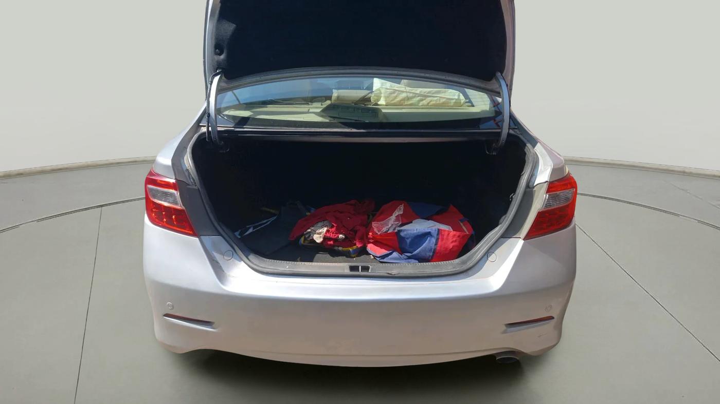 2015 Toyota Camry HYBRID, Hybrid, Automatic, 1,26,249 km, exterior